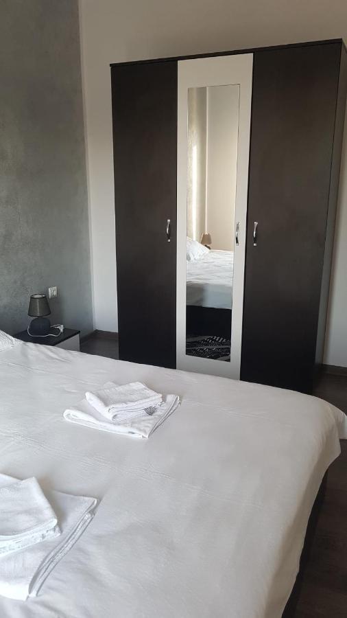 Apartament Teo Карансебеш Экстерьер фото